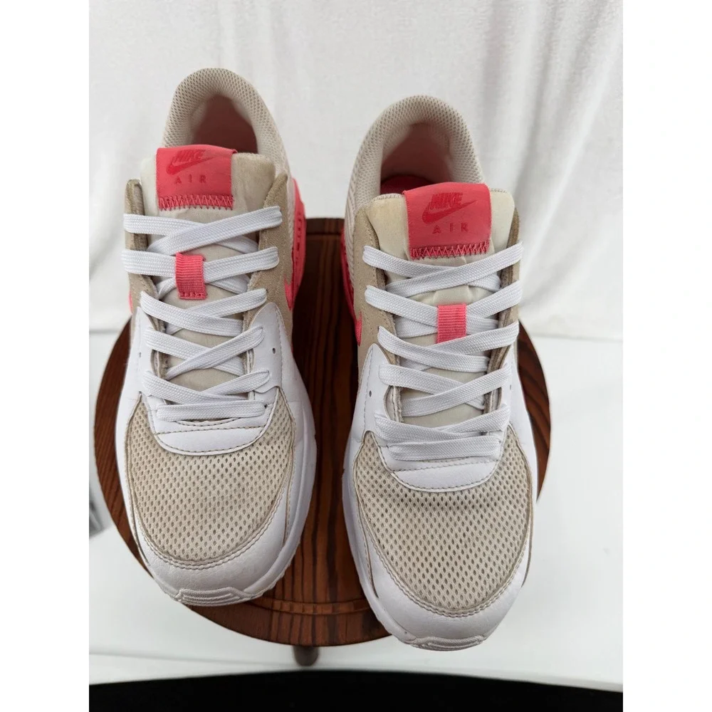 Nike Air Max Excee Womens 9.5 White Sanddrift Coral Chalk CD5432-126 Sneakers